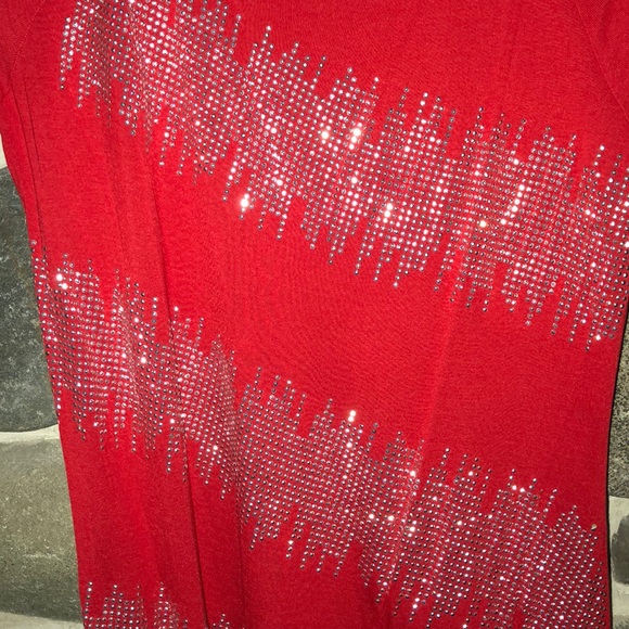 Red glitzy t shirt - Picture 2 of 3